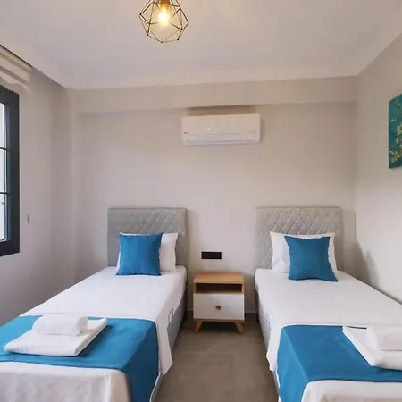 Hotell Eisa / Yaniklar 4*
